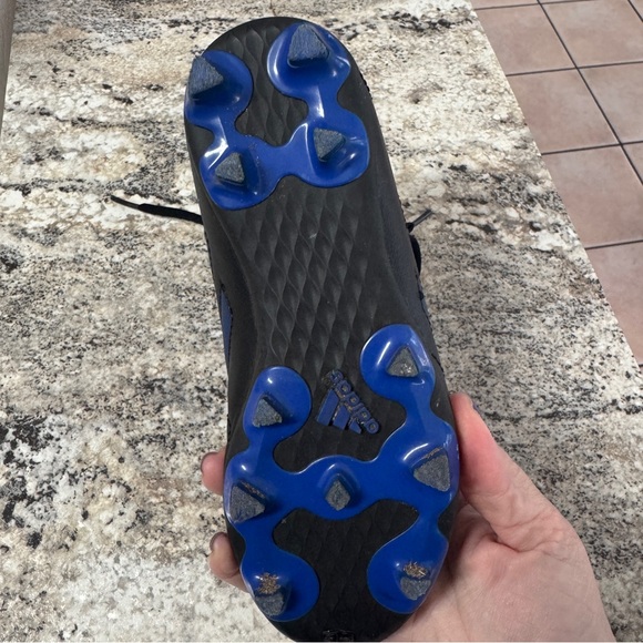 Adidas Soccer Cleats - Picture 5 of 6